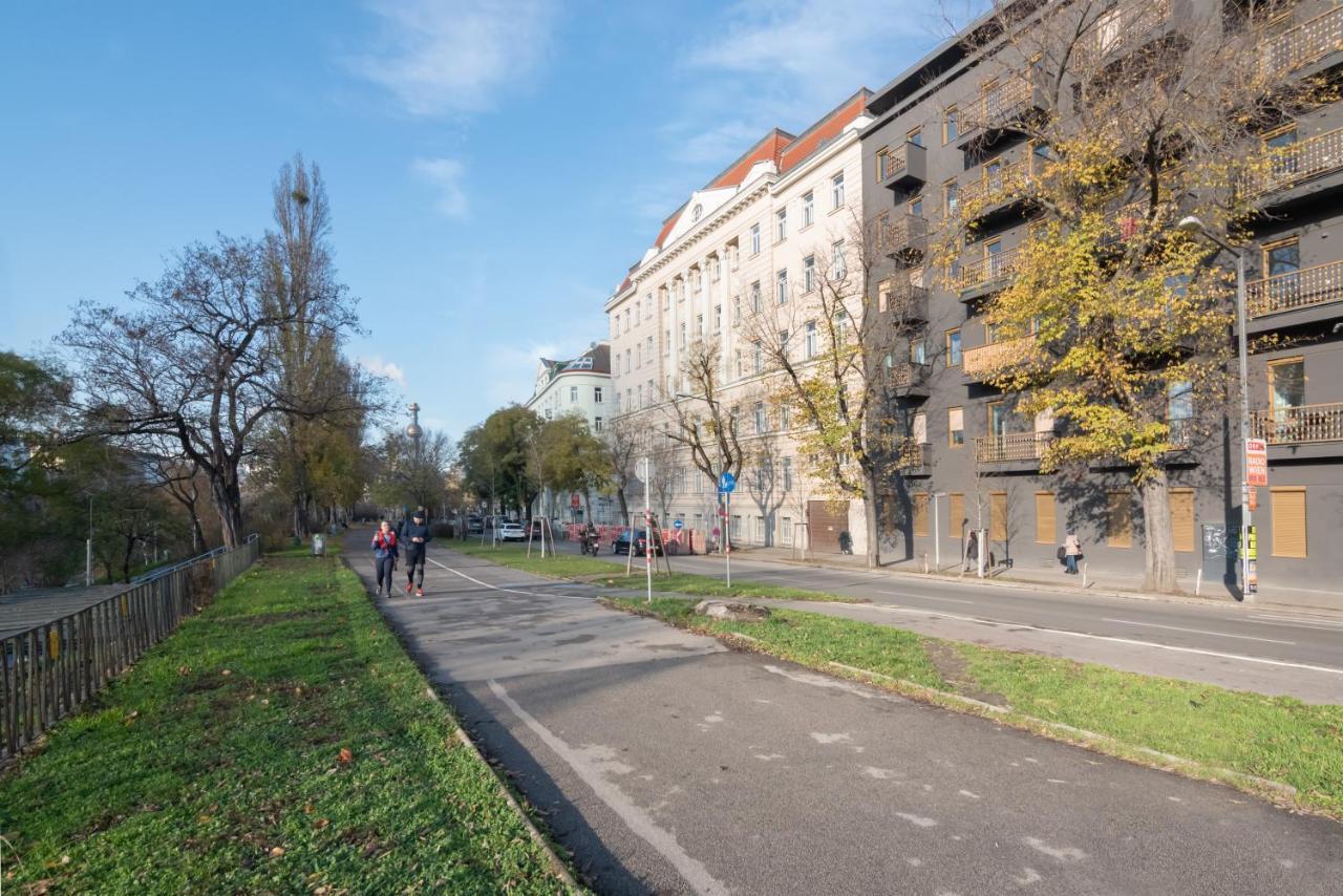 An Der Donau, 10 Minuten Ins Zentrum, Klimaanlage เวียนนา ภายนอก รูปภาพ