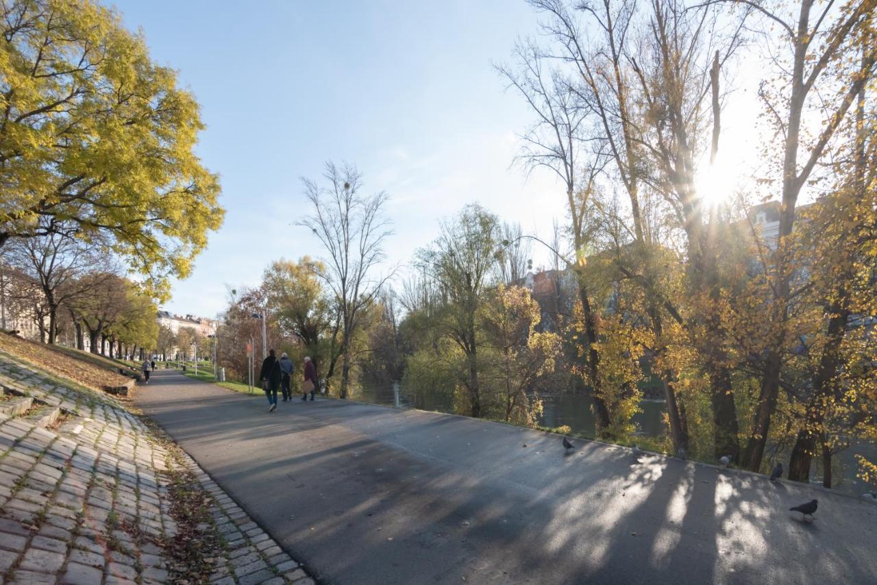 An Der Donau, 10 Minuten Ins Zentrum, Klimaanlage เวียนนา ภายนอก รูปภาพ
